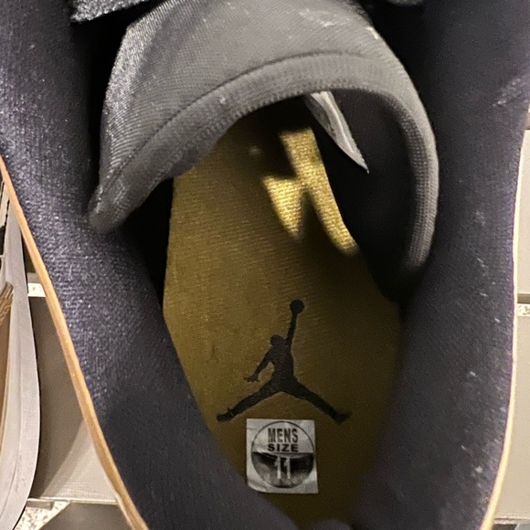 Air Jordan 1 Low Gold Toe - Picture 9 of 10